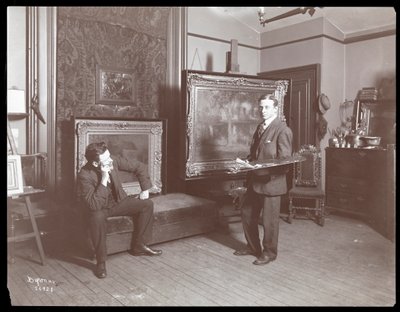 Granville Smith in seinem Studio, New York, 1907 von Byron Company